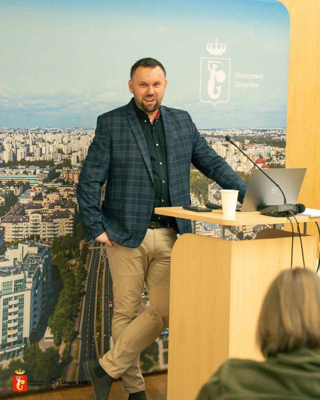 Uczestnicy i eksperci podczas wydarzeń UrsynLab